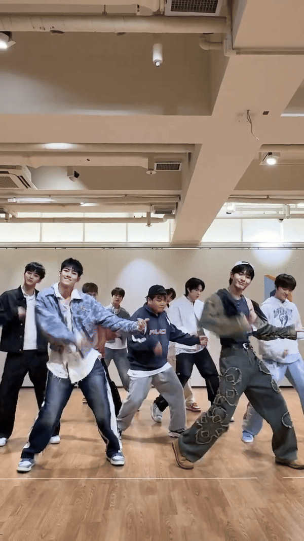 실시간 곽튜브한테 공개 사과하라는 말 듣고 있는 남돌 그룹.jpg | 인스티즈