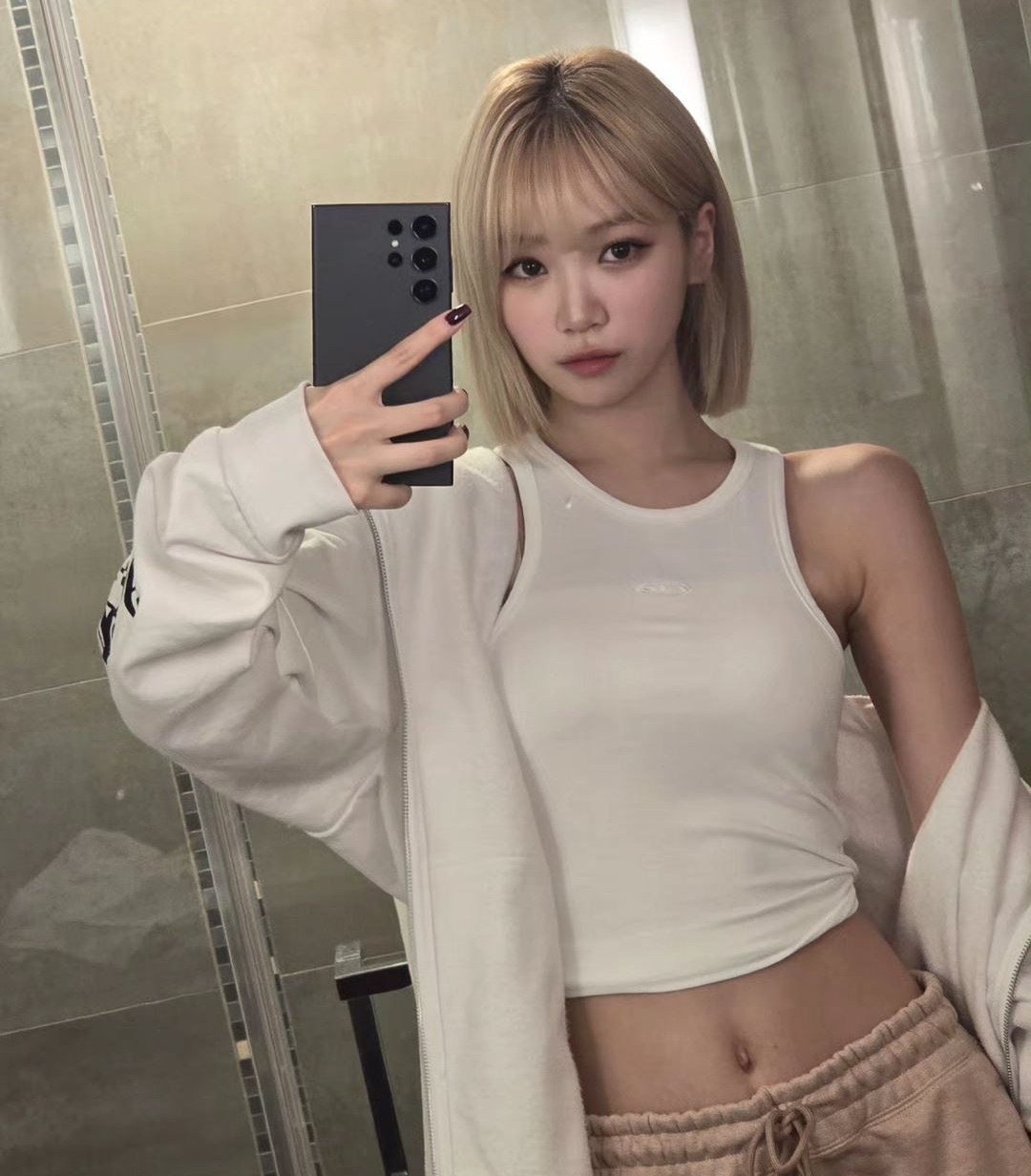 [잡담] 오 르세라핌 채원 금발 칼단발했네? 예쁘다 | 인스티즈