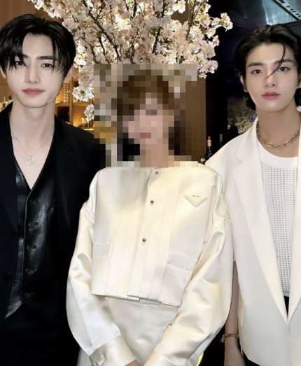 [정보/소식] HYBE 엔하이픈, 일본 카바레 접대부랑 다정히 인증샷?…日서 "부끄러워” 탄식 쏟아져 | 인스티즈