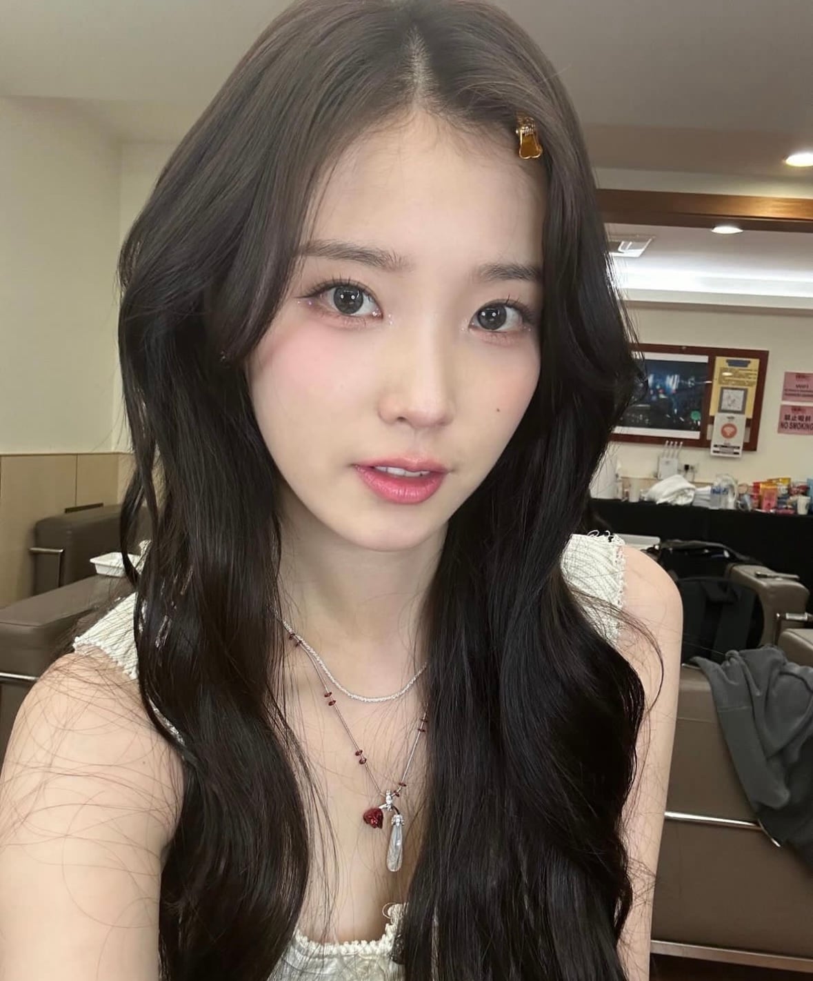 [잡담] 아이유 혹시 화장법이 좀 바꼈나? | 인스티즈