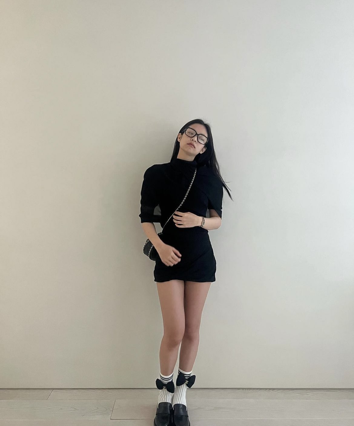 [잡담] 제니가 신은 샤넬 신발 신기하다 ㅋㅋㅋ | 인스티즈