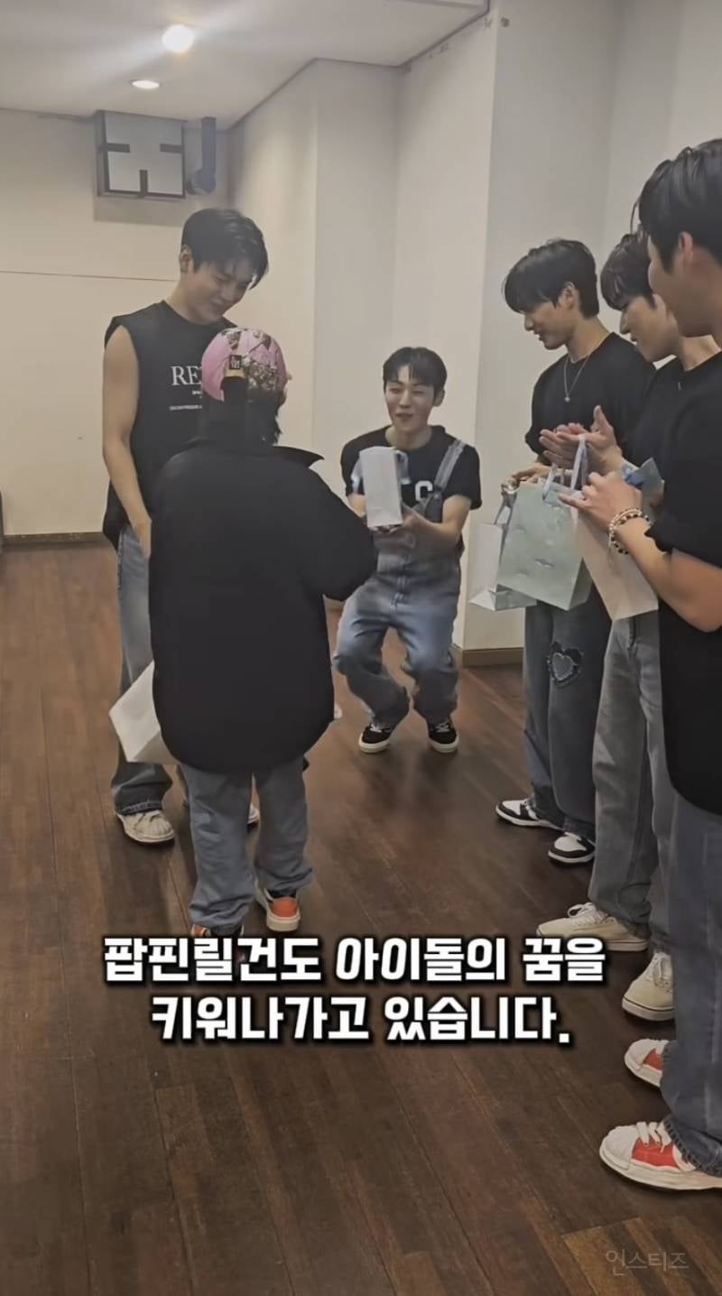 제이홉 뮤비에 출연한 초등학생의 정체.jpg | 인스티즈