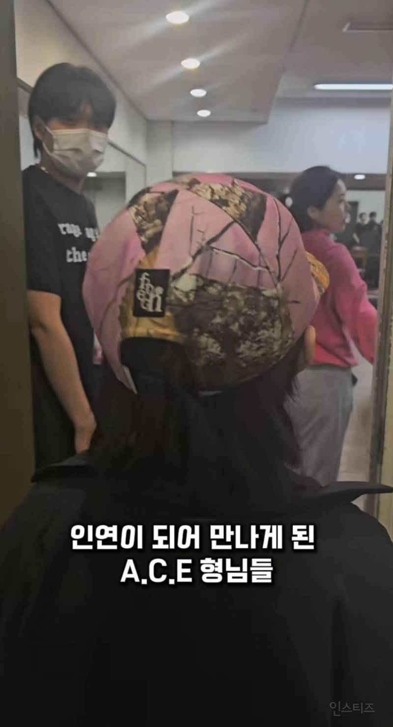 제이홉 뮤비에 출연한 초등학생의 정체.jpg | 인스티즈