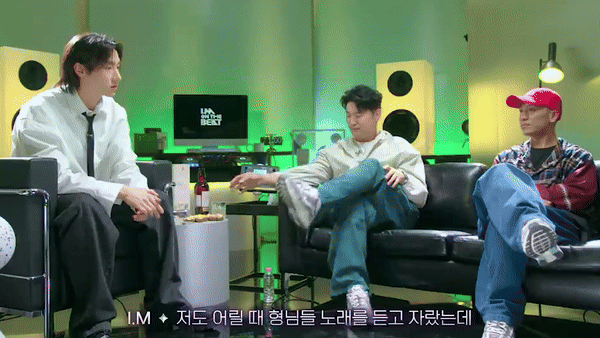 쑥스러움 많은 남자 아이돌이 대담히 플러팅하는 법.gif | 인스티즈