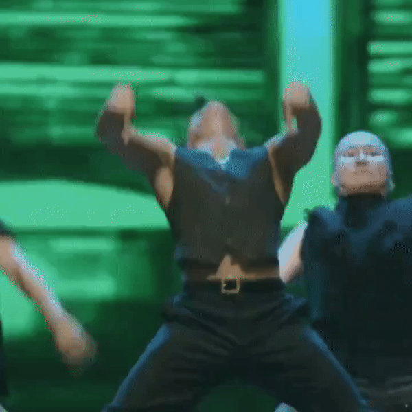 무대랑 본체일 때랑 갭차이 너무 달라 당황스러운 연예인.jpgif | 인스티즈