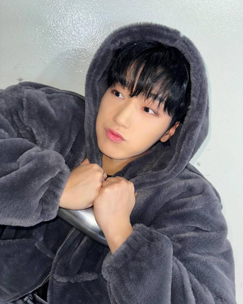 무대랑 본체일 때랑 갭차이 너무 달라 당황스러운 연예인.jpgif | 인스티즈