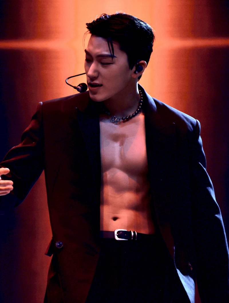 무대랑 본체일 때랑 갭차이 너무 달라 당황스러운 연예인.jpgif | 인스티즈