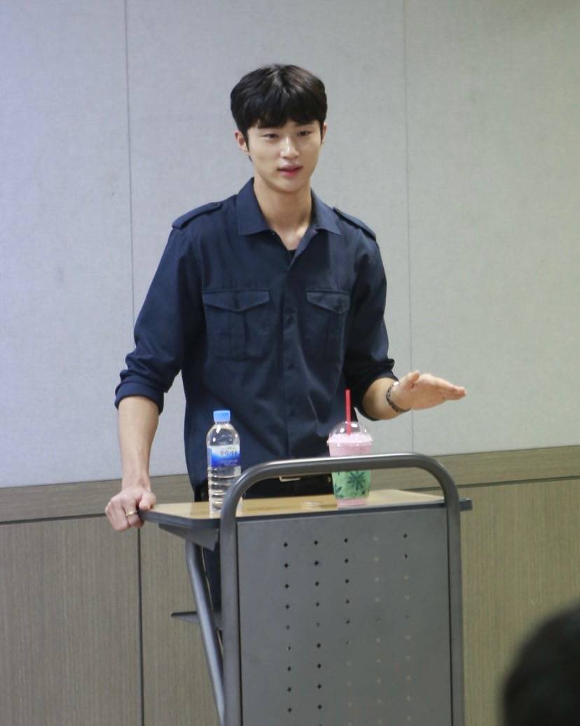[잡담] 변우석 뭔 모델들 일일 멘토 강의 했을 때라는데 | 인스티즈
