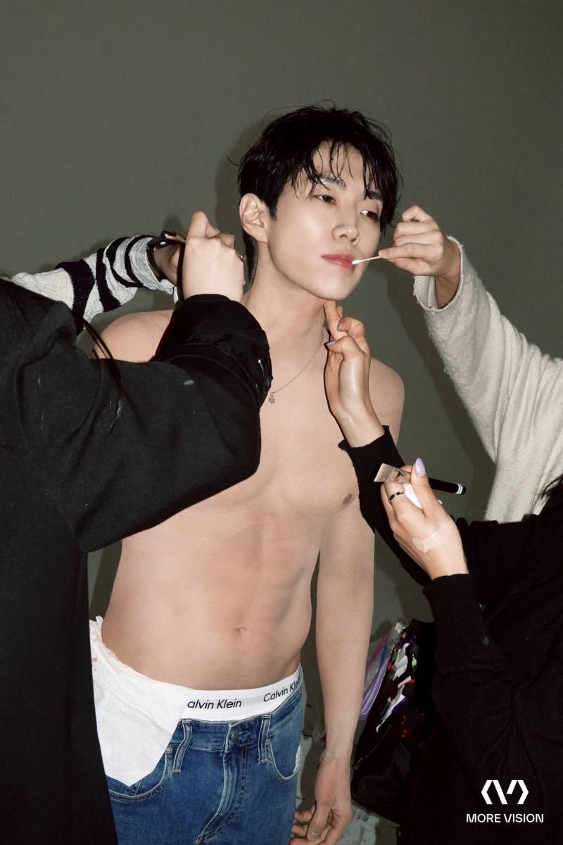현재 야하다고 난리난 타투 가린 박재범.JPG | 인스티즈