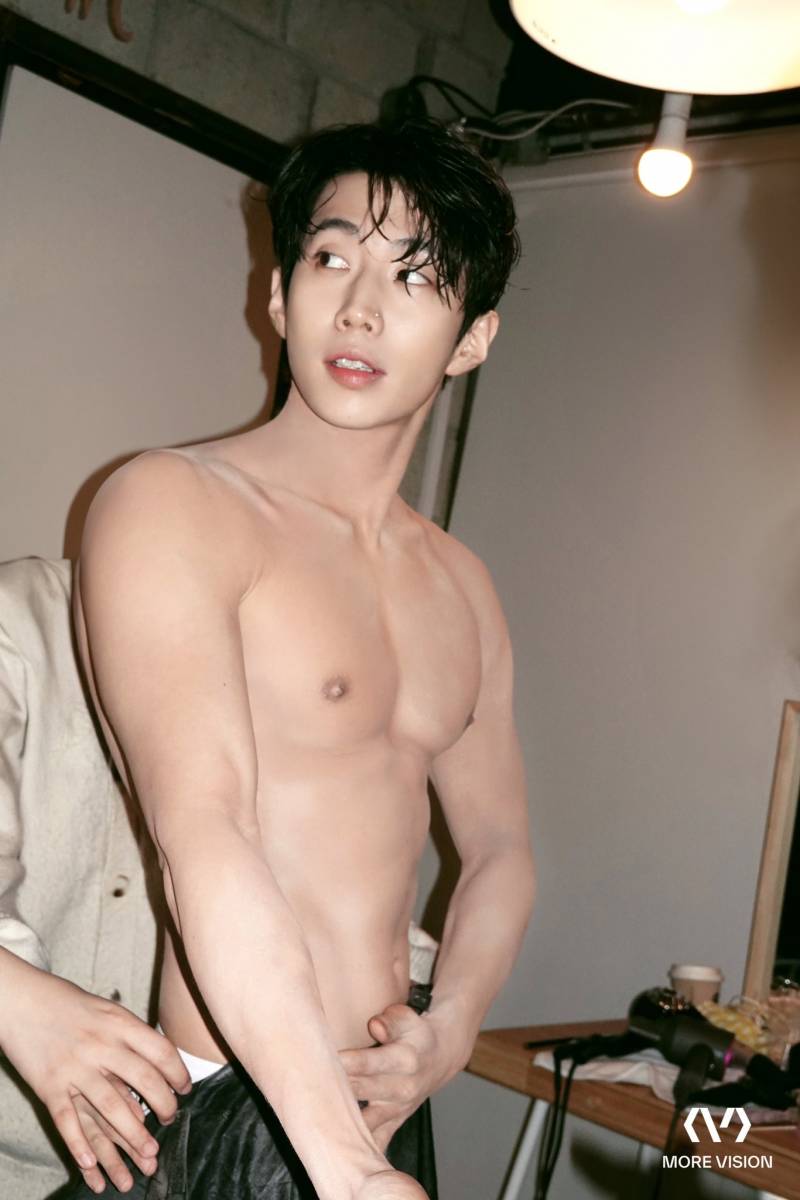 현재 야하다고 난리난 타투 가린 박재범.JPG | 인스티즈