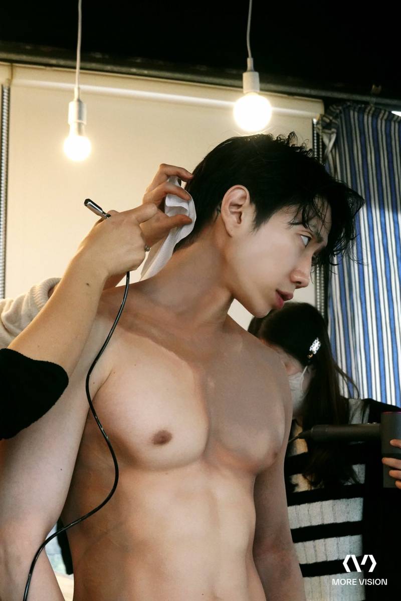 현재 야하다고 난리난 타투 가린 박재범.JPG | 인스티즈