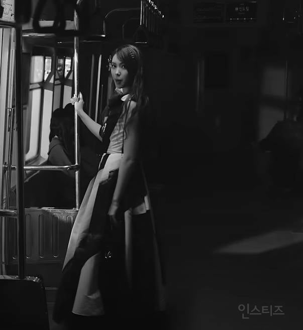 어떤 음모론으로 기괴해지고 있는 뉴진스 OMG 댓글창 | 인스티즈