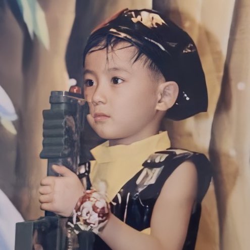[잡담] 최애 애기 때 사진이 진짜 너무 귀엽다 ..... | 인스티즈