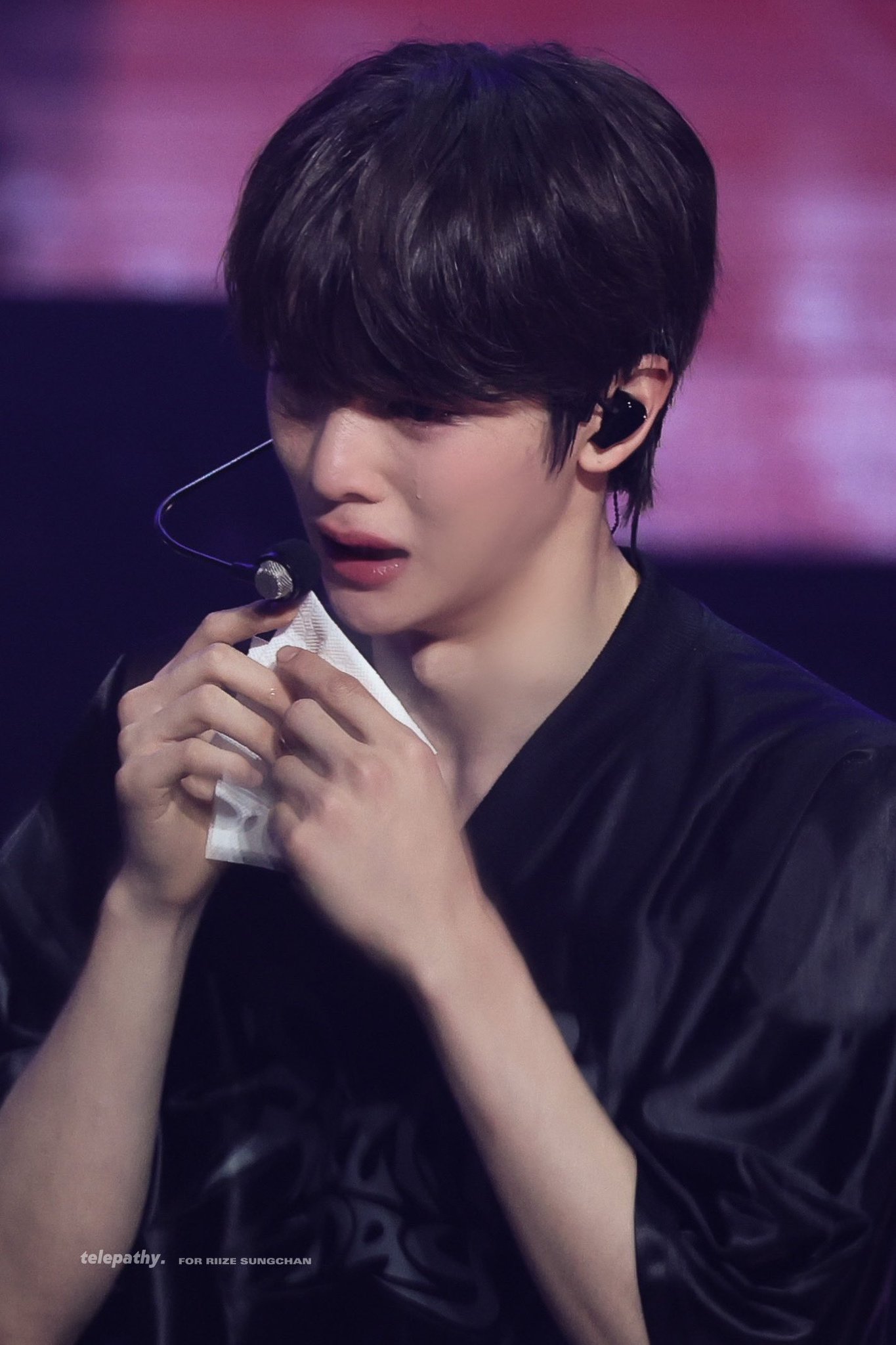 [잡담] 우는 게 예쁜 남자를 좋아하는 건 여자의 본능이겠지.....?.................. | 인스티즈