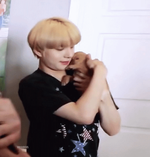 [잡담] 엔 정우 강아지 안아서 넘 행복해보임 ㅠㅠ | 인스티즈