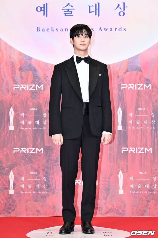 [잡담] 김수현 오늘 머리 나만 예쁜가 | 인스티즈