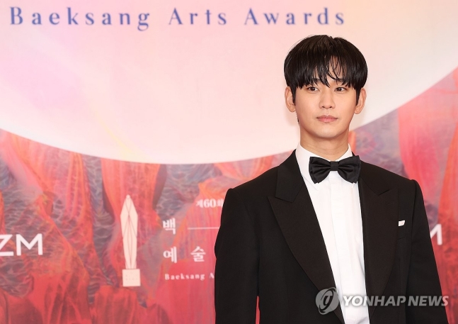 [정보/소식] "저랑 예능 같이 하실래요"… 나영석, 김수현에 러브콜 | 인스티즈