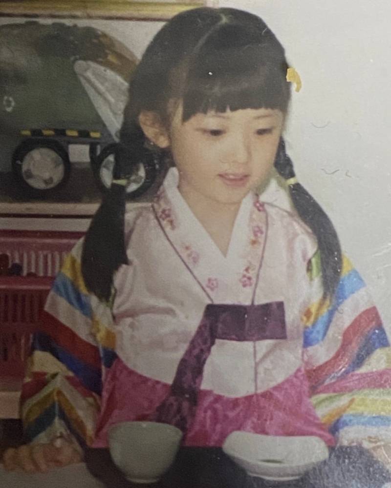 데뷔 4주차에 드디어 프로필 공개되고 멤버 전원 성인인 여돌 | 인스티즈