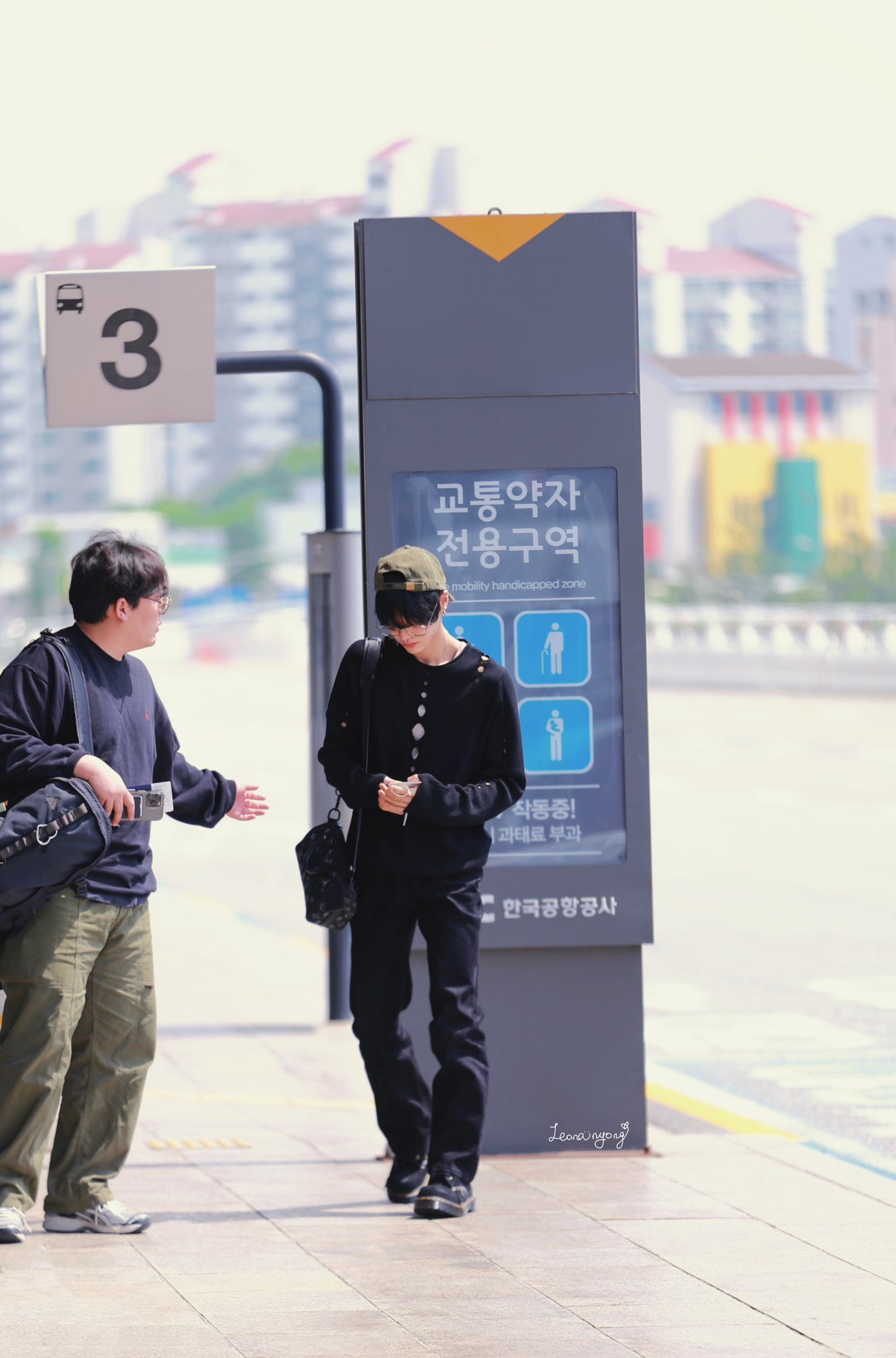 [잡담] 라이즈 원빈 오늘 공항 전신사진봐 | 인스티즈