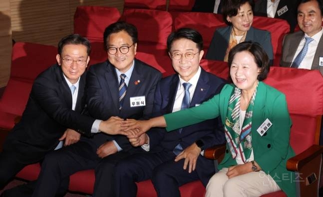 정성호 사퇴, 추미애·조정식 단일화 논의…국회의장 선거 새 국면 | 인스티즈