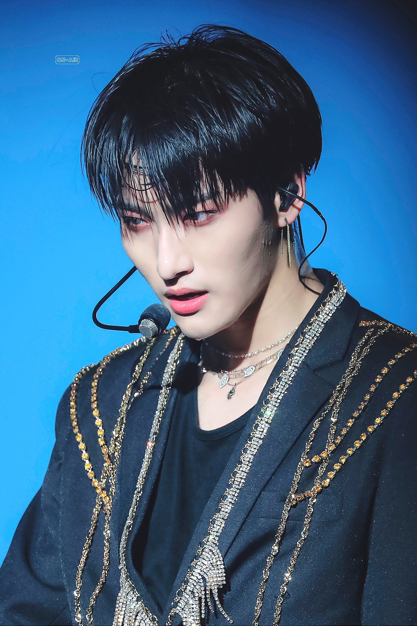[잡담] 에이티즈 첫 단콘 때 성화 얼굴 | 인스티즈