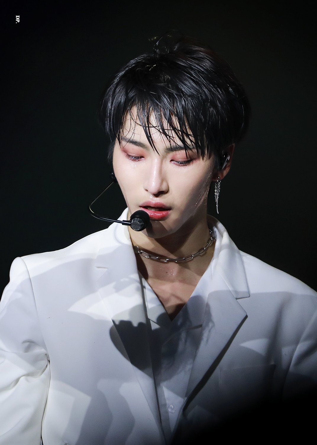 [잡담] 에이티즈 첫 단콘 때 성화 얼굴 | 인스티즈