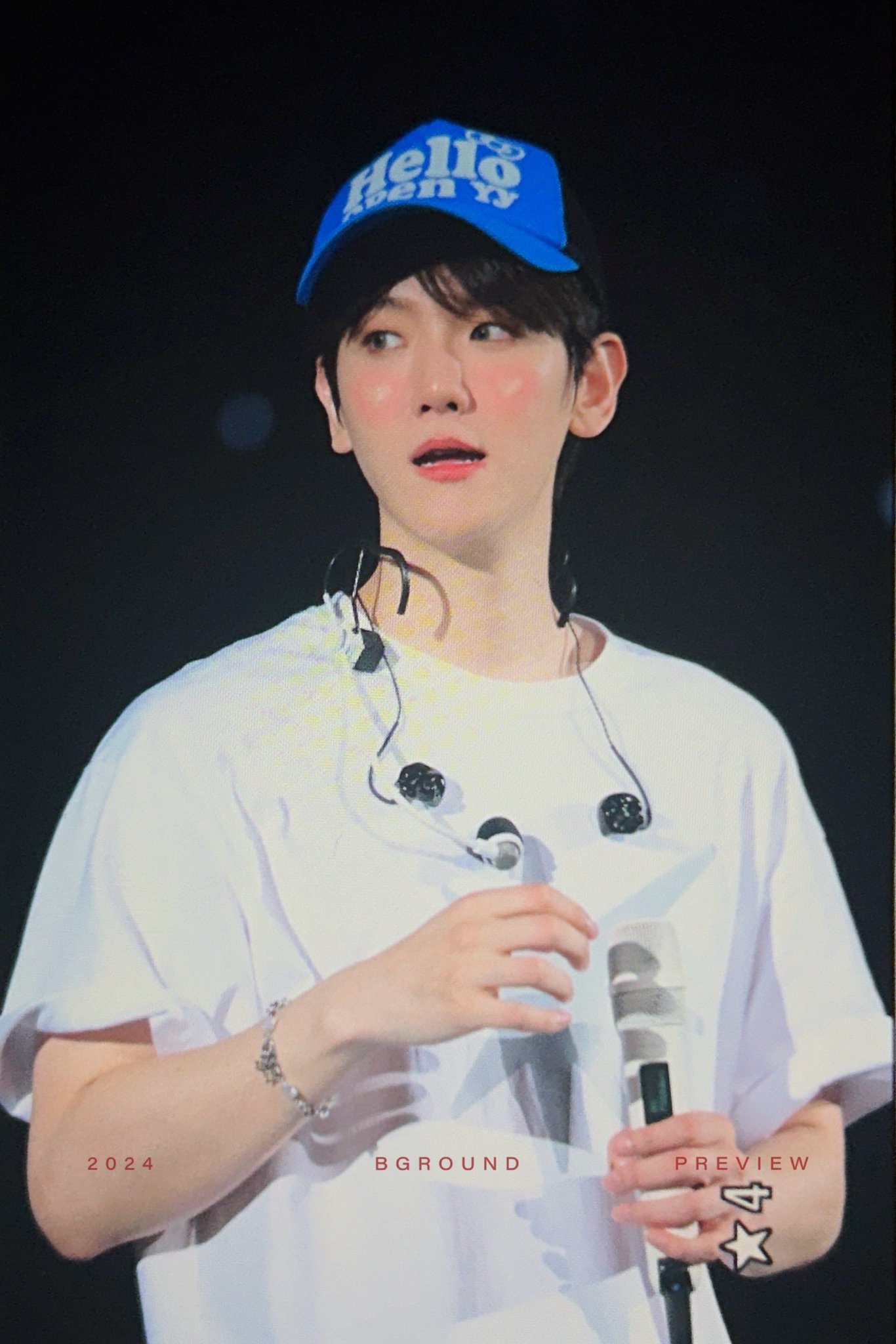 [미디어] 240512 Lonsdaleite in Kobe 백현이 볼에서 하트빔 장난 아니다💗🐶 | 인스티즈
