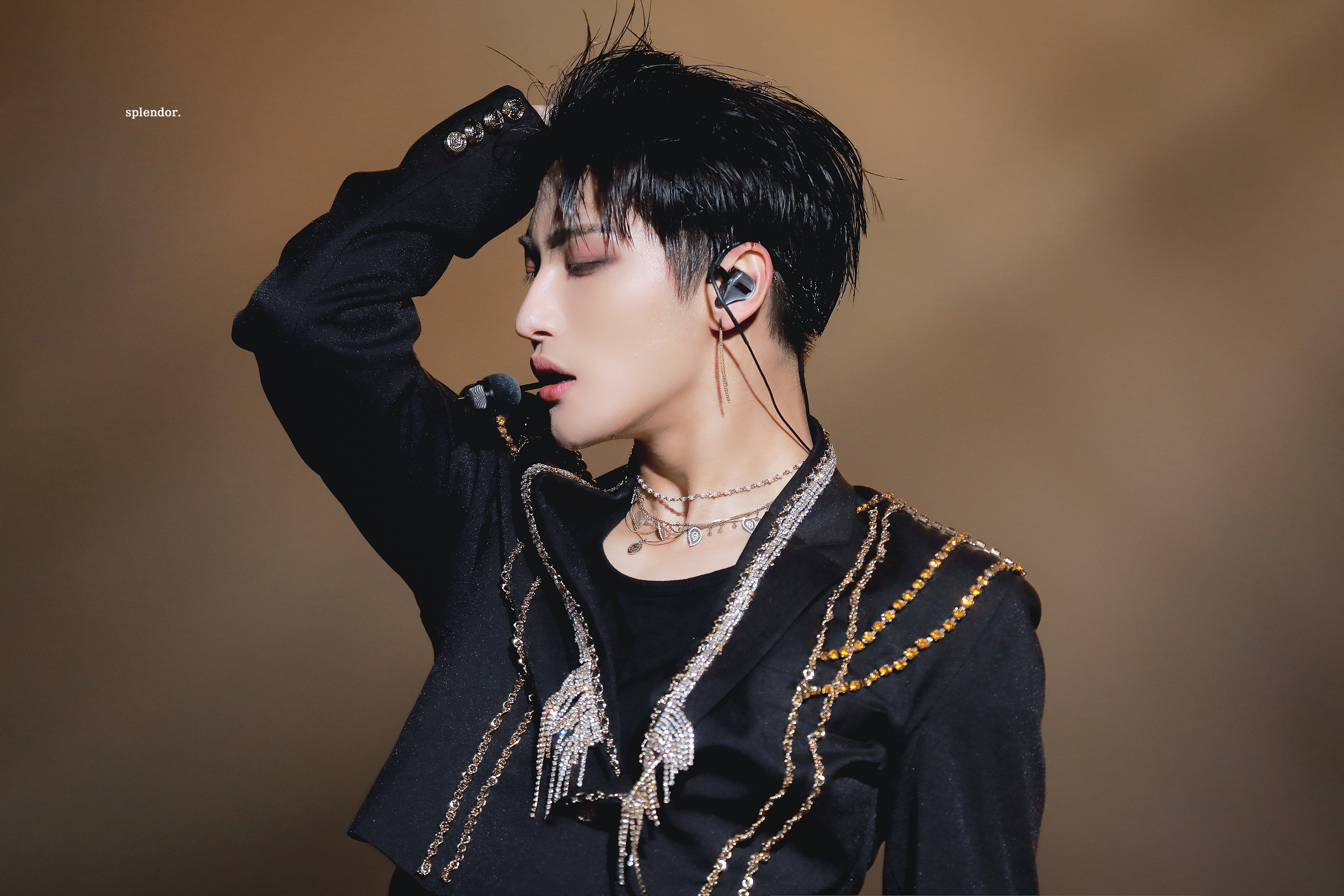 [잡담] 에이티즈 첫 단콘 때 성화 얼굴 | 인스티즈