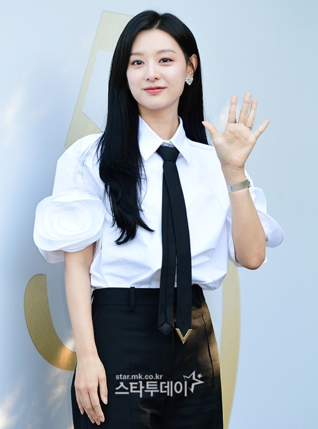 [잡담] 김지원 닮은 여자아이돌 누구 있어? | 인스티즈