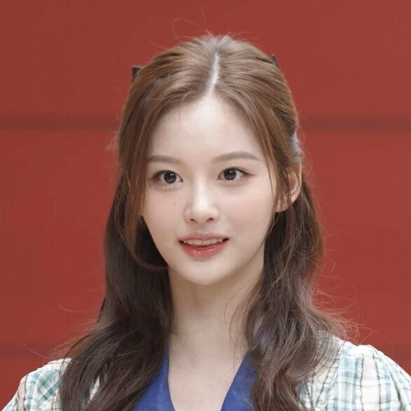 [잡담] 설윤 데뷔초 스타일 좋아함 | 인스티즈