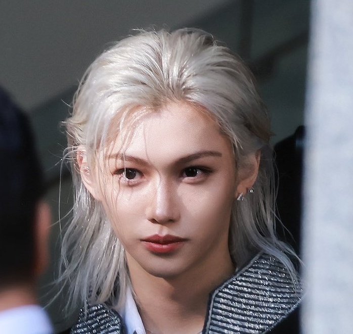 [잡담] 필릭스 어떻게 이렇게 생김 | 인스티즈