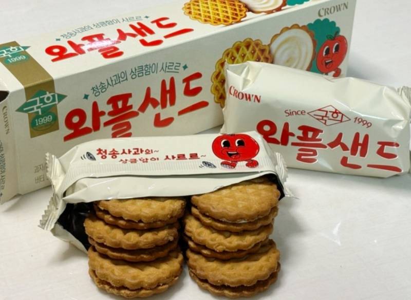 현재 크라운제과의 역작이라 불리는 신상 과자.JPG | 인스티즈
