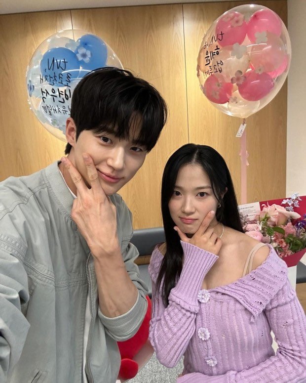 [잡담] 변우석 김혜윤 이 셀카 찐 선재솔같다.. | 인스티즈