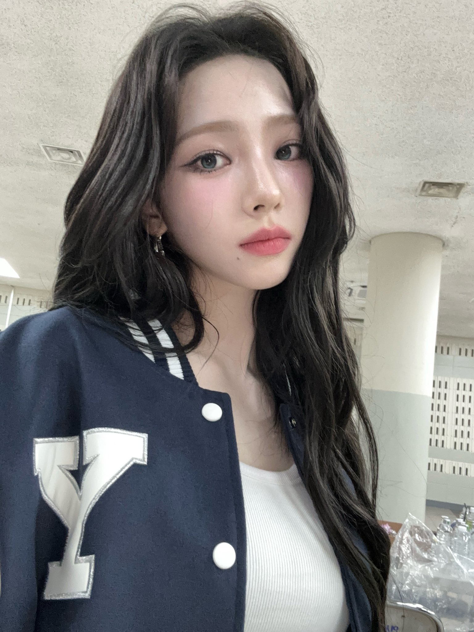 아카라카 흑발 카리나 vs 아카라카 금발 | 인스티즈