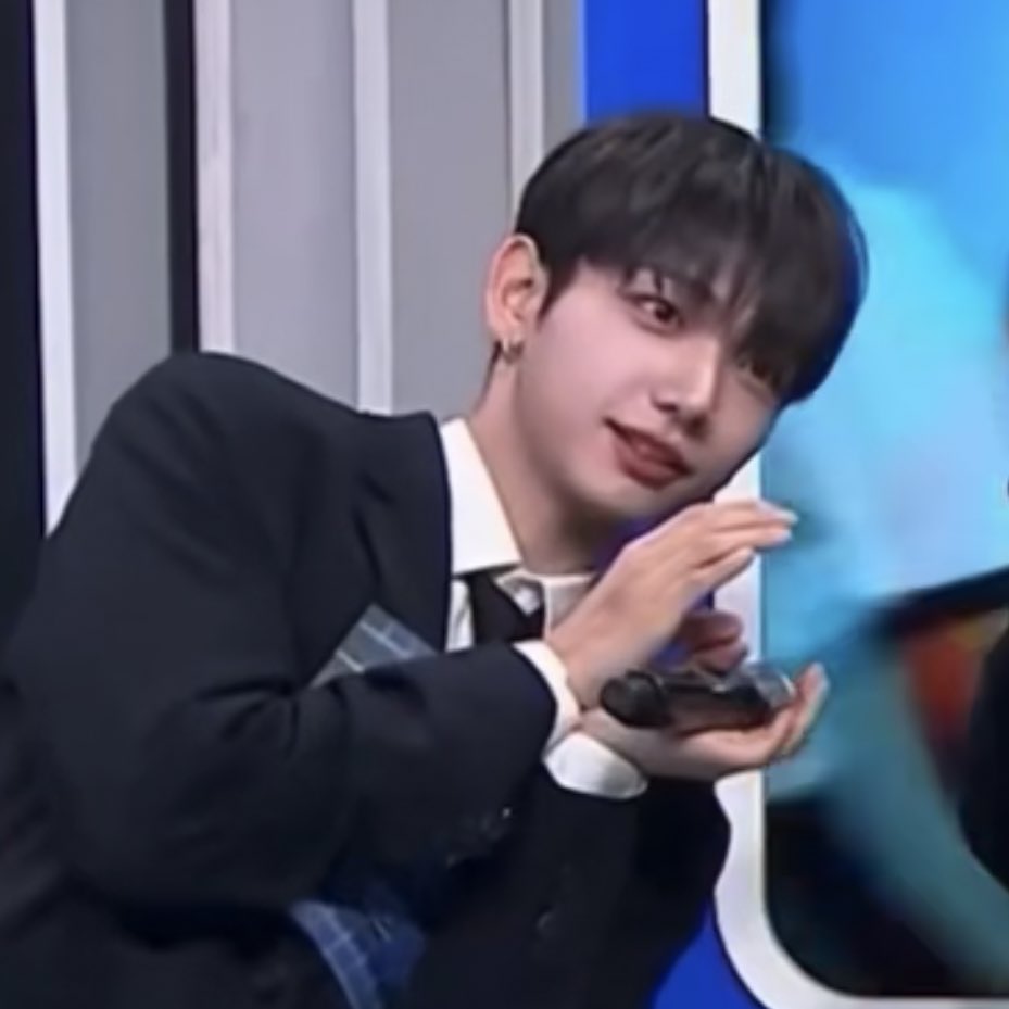 [잡담] 아니 명재현 진짜 눈도 코도 입도 얼굴도 다 동그래...... 어떻게 이러지 | 인스티즈