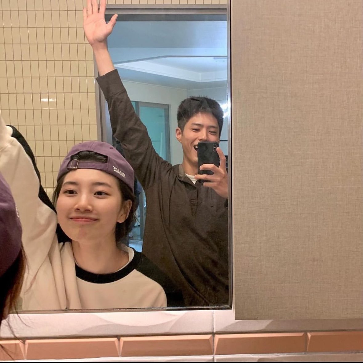 [잡담] 수지 박보검 이 사진들 진짜.... 너무 좋음..... | 인스티즈
