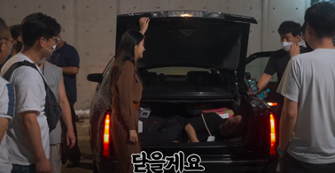 [잡담] 감독을 트렁크에 집어넣는 배우 ㅋㅋㅋ | 인스티즈