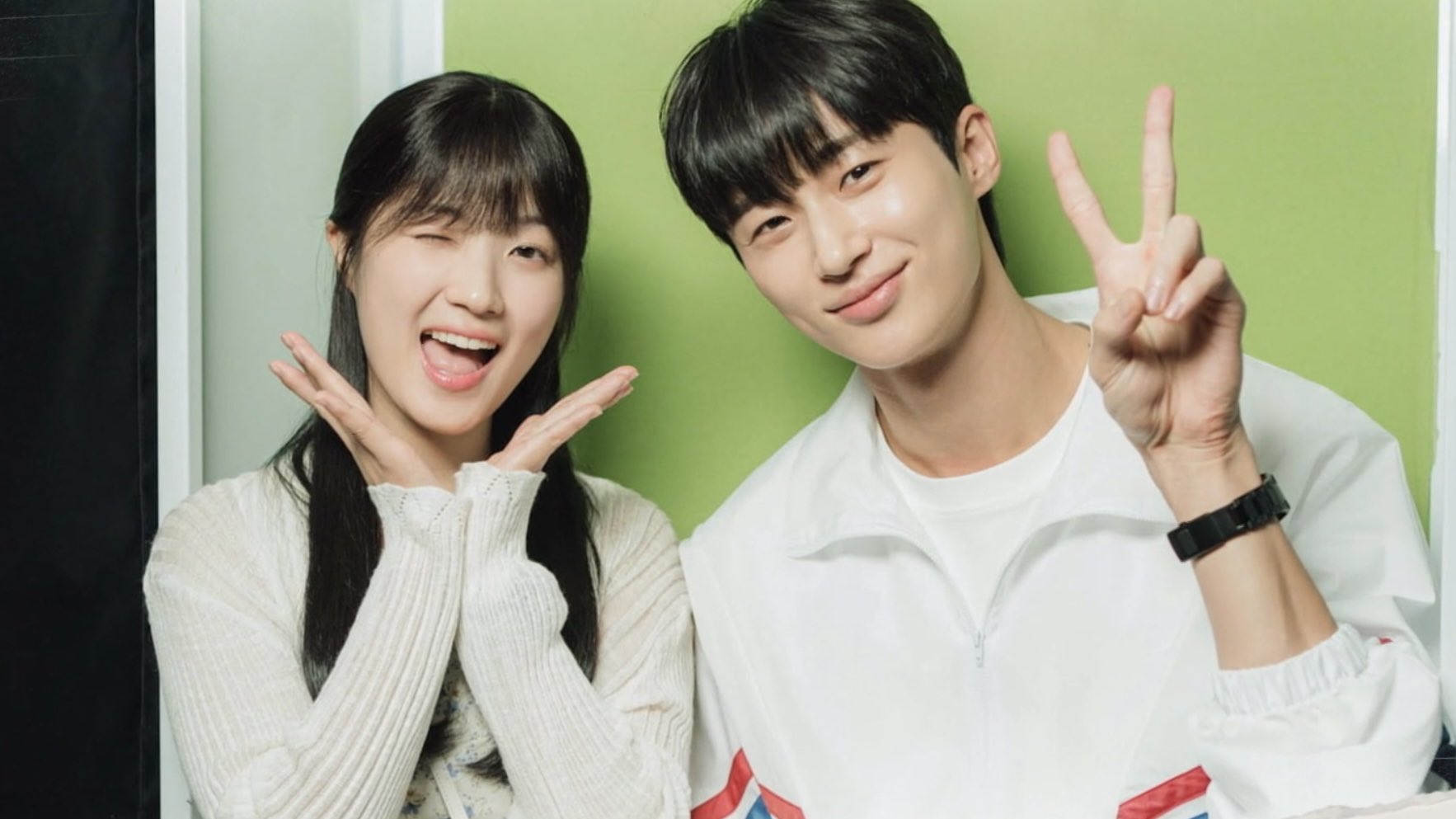 [잡담] 인터뷰에서 변우석이 자기 바보라고 하는거, 김혜윤이 자기는 숟가락만 얹었다고 하는거 | 인스티즈