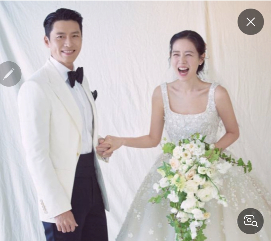 [잡담] 류선재임솔 턱시도드레스 현빈손예진 결혼사진이랑 비슷하지않음??!!!!😆😆😆 | 인스티즈