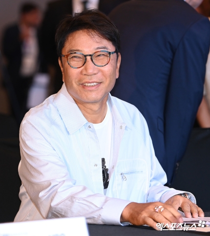 [잡담] 이수만 슈퍼엠 반지는 왜 끼고있는거임? | 인스티즈