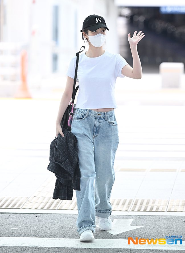 [잡담] 아이유 신발 궁금... | 인스티즈