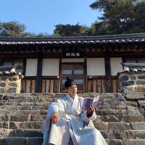 퍼컬이 조선시대인 한 배우의 한복 착장 모음.jpg | 인스티즈