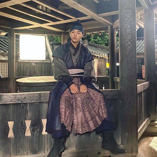 퍼컬이 조선시대인 한 배우의 한복 착장 모음.jpg | 인스티즈