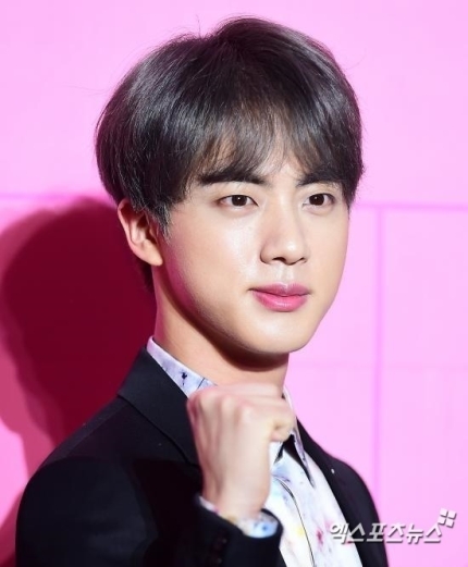 [정보/소식] "앨범 또 사라니"..BTS 진 '허그회' 응모 자격 두고 비판 | 인스티즈