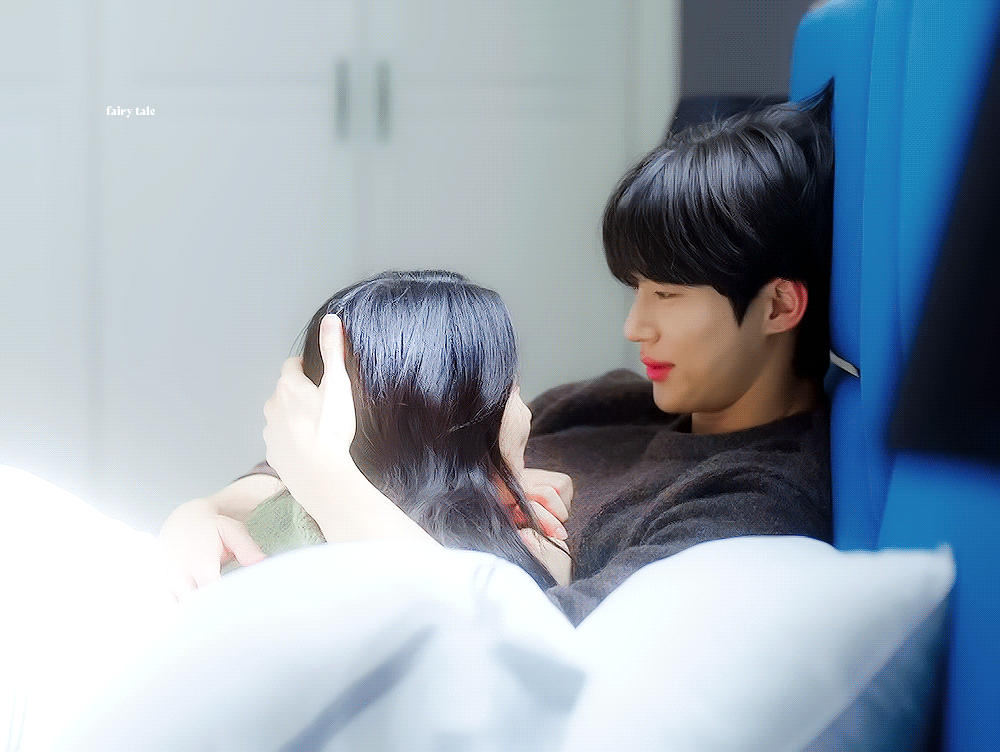 [잡담] 선업튀 1주년 기념 짤털해야즹🌸 | 인스티즈