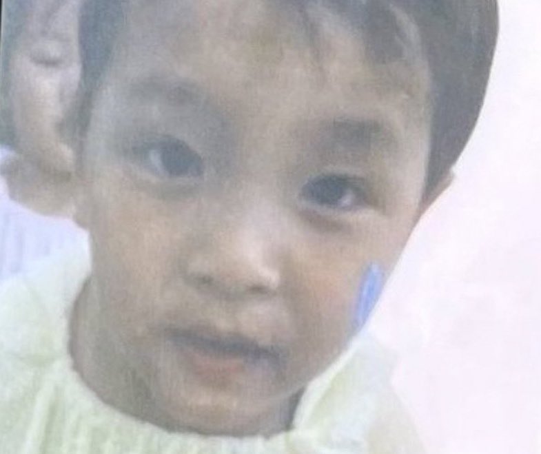 [잡담] 아기 때 얼굴 고대로 자란 아이돌 볼 사람 | 인스티즈