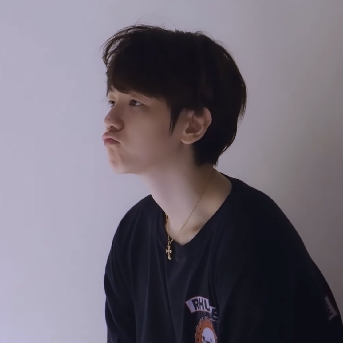 [잡담] 백현이가 너무 꼬질강아지 | 인스티즈