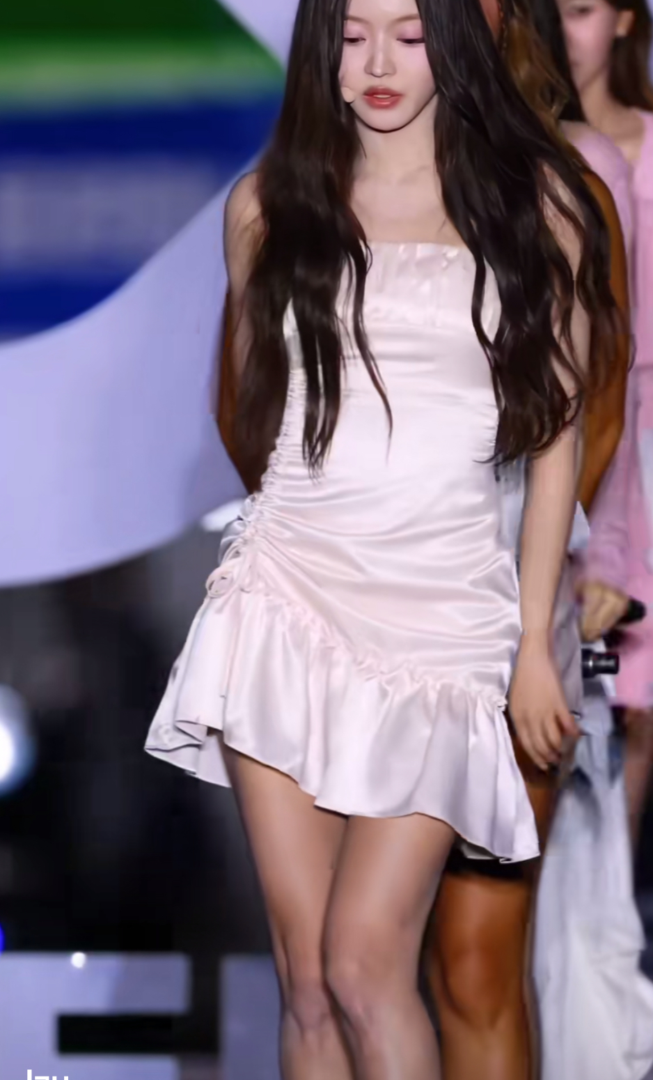 [마플] 오마이걸 미미 태닝한거 그룹 이미지에 너무 안어울림.. | 인스티즈