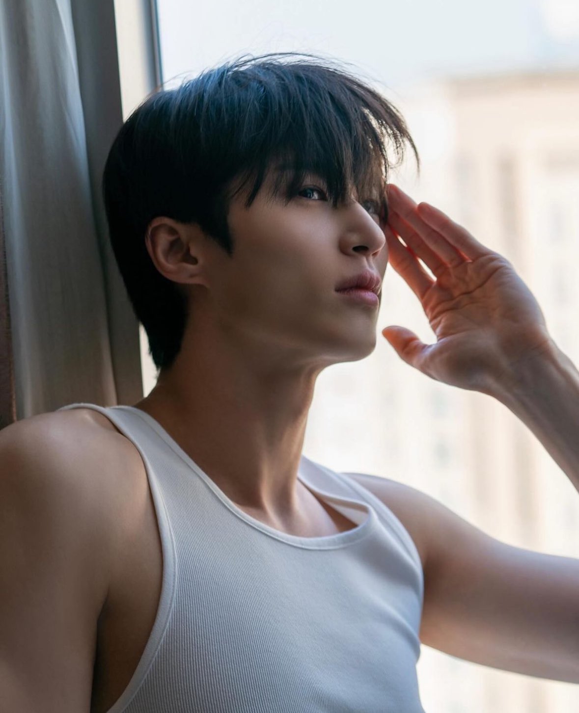 [잡담] 변우석 햇살남주 vs 버석남주 뭐가 더 좋아?? (짤많음 주의.. | 인스티즈