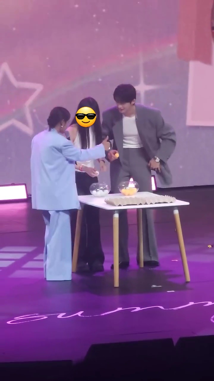 [잡담] 변우석 팬미 영상보다가 다리 길이 신기해서 캡쳐함 | 인스티즈
